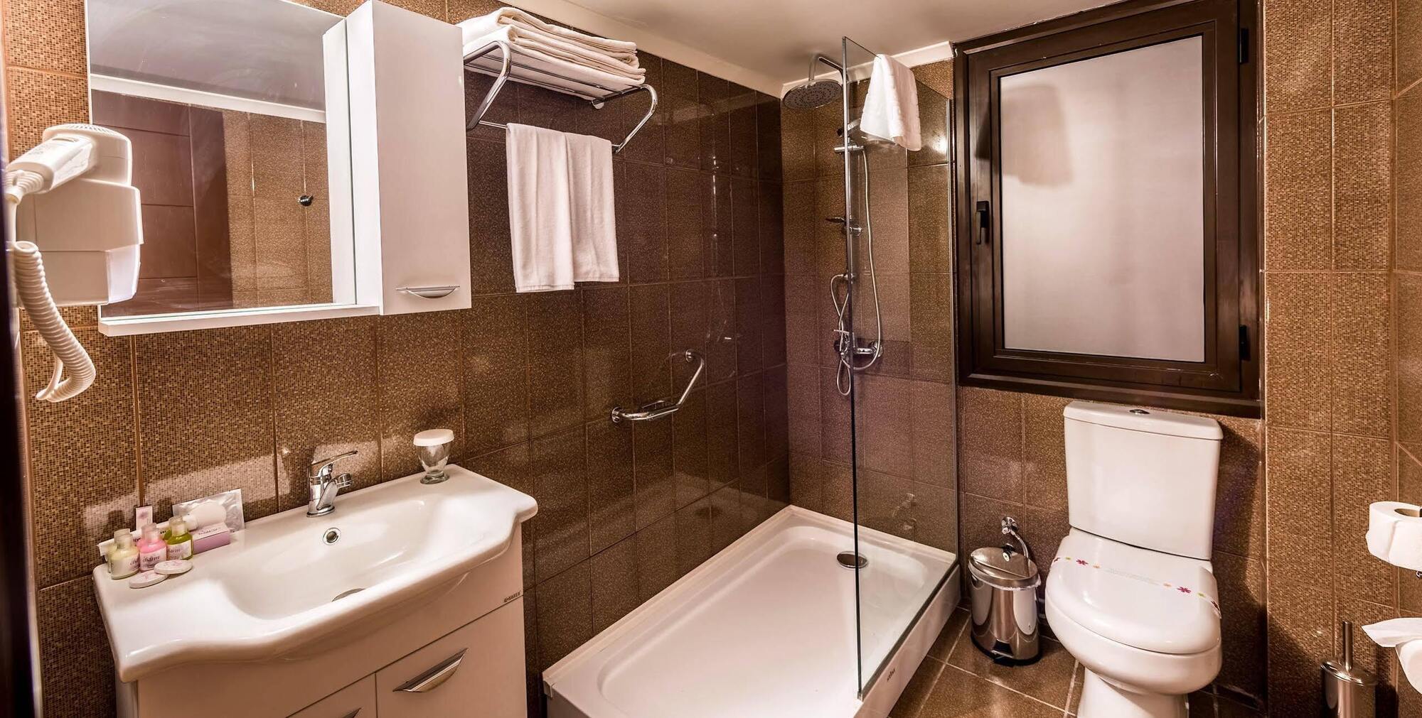 Oscar Park Hotel Next To Antic City Salamis ファマグスタ エクステリア 写真