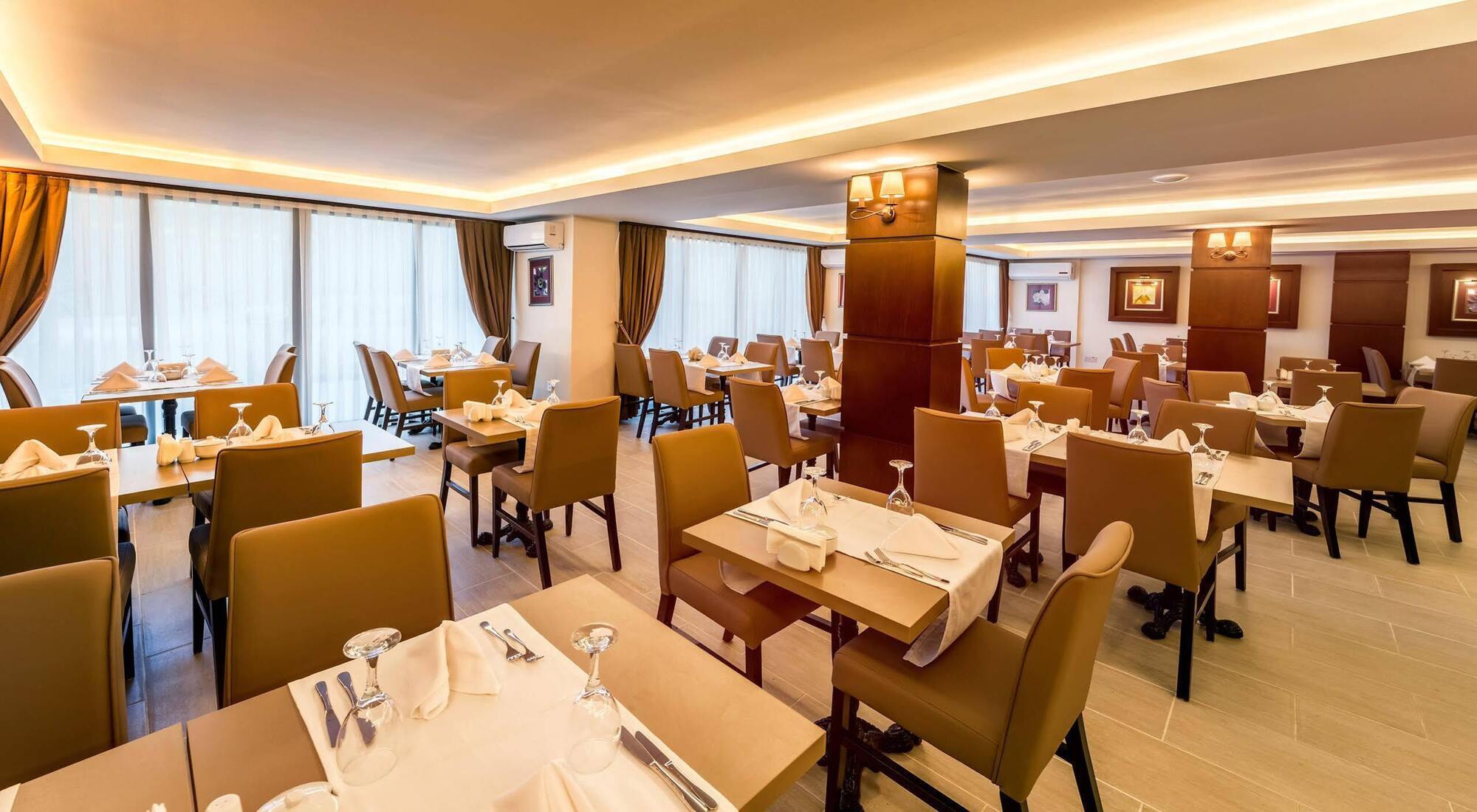 Oscar Park Hotel Next To Antic City Salamis ファマグスタ エクステリア 写真
