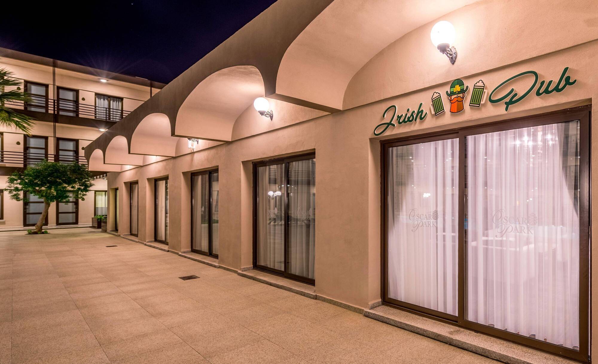 Oscar Park Hotel Next To Antic City Salamis ファマグスタ エクステリア 写真
